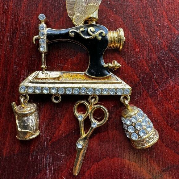 Gold Tone Sewing Machine Ornament With Charms And Stones - Picture 1 of 4